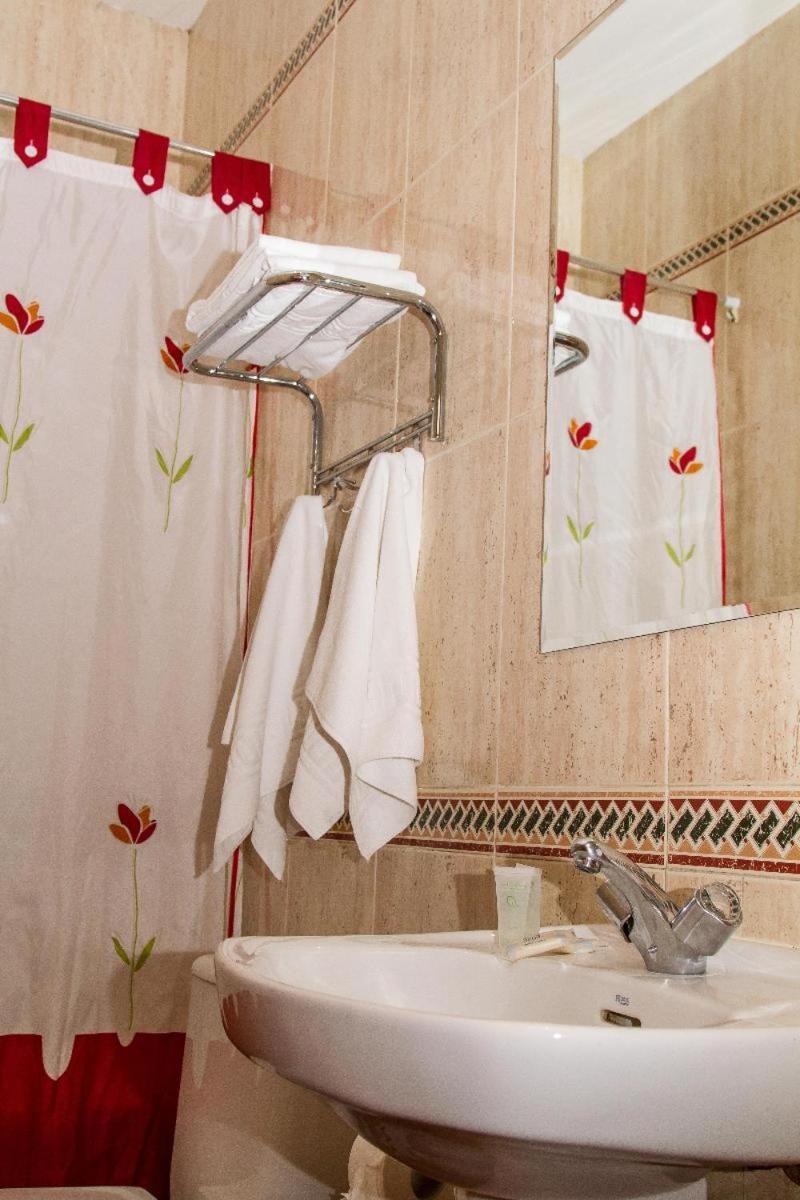 Hostal Marlasca Мадрид Стая снимка